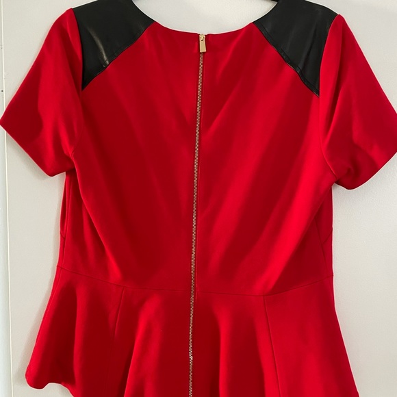 beautiful blouse never worn - Picture 1 of 3